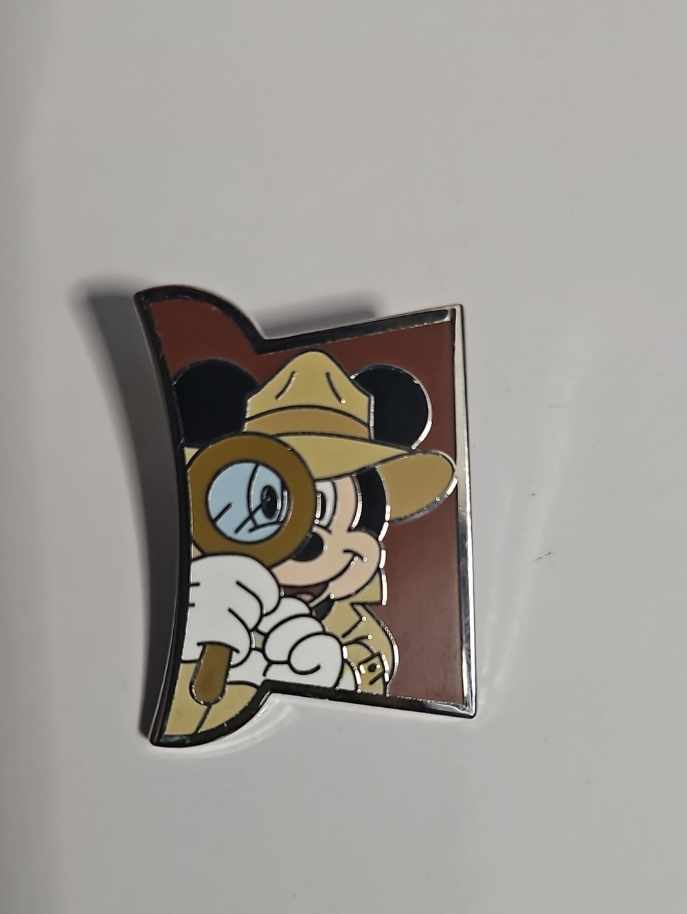 Disneyland (DLR) Daring Detectives Magnifying Glass Mystery Pin Mickey Mouse